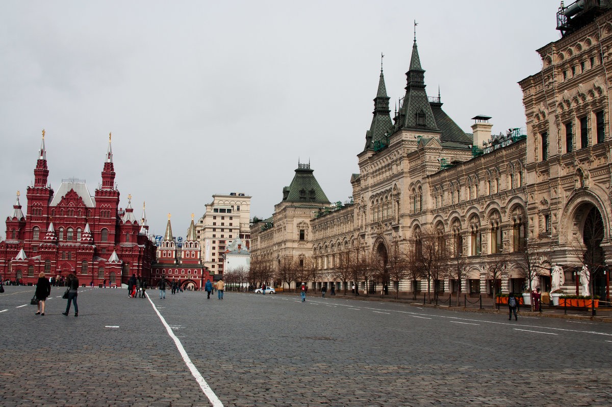 Парковка ГУМ в Москве